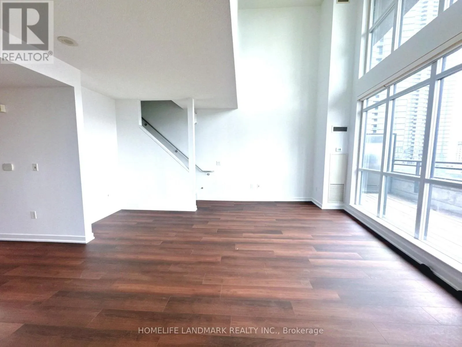 833 - 8 TELEGRAM MEWS