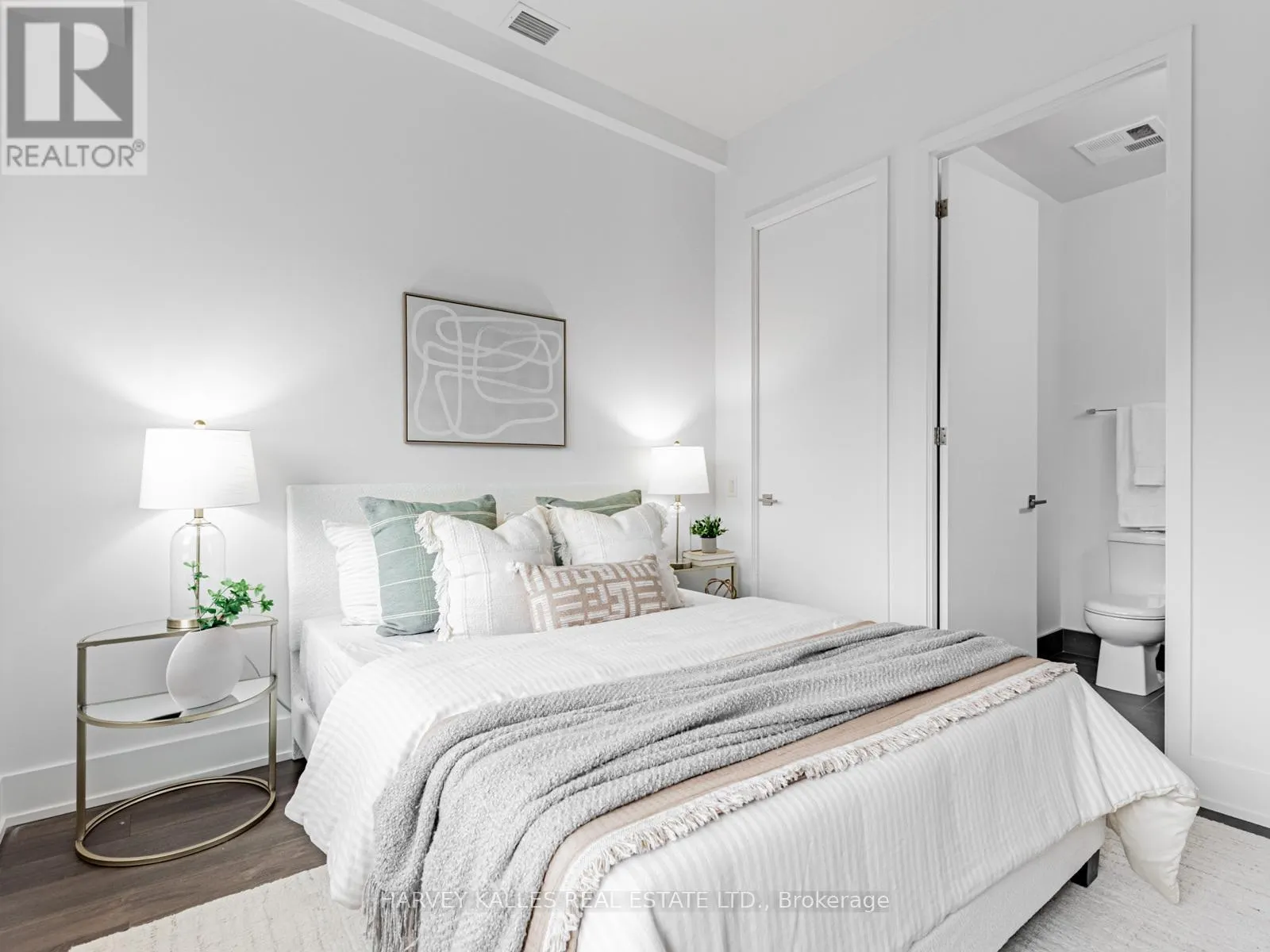 419 - 111 ST CLAIR AVENUE W