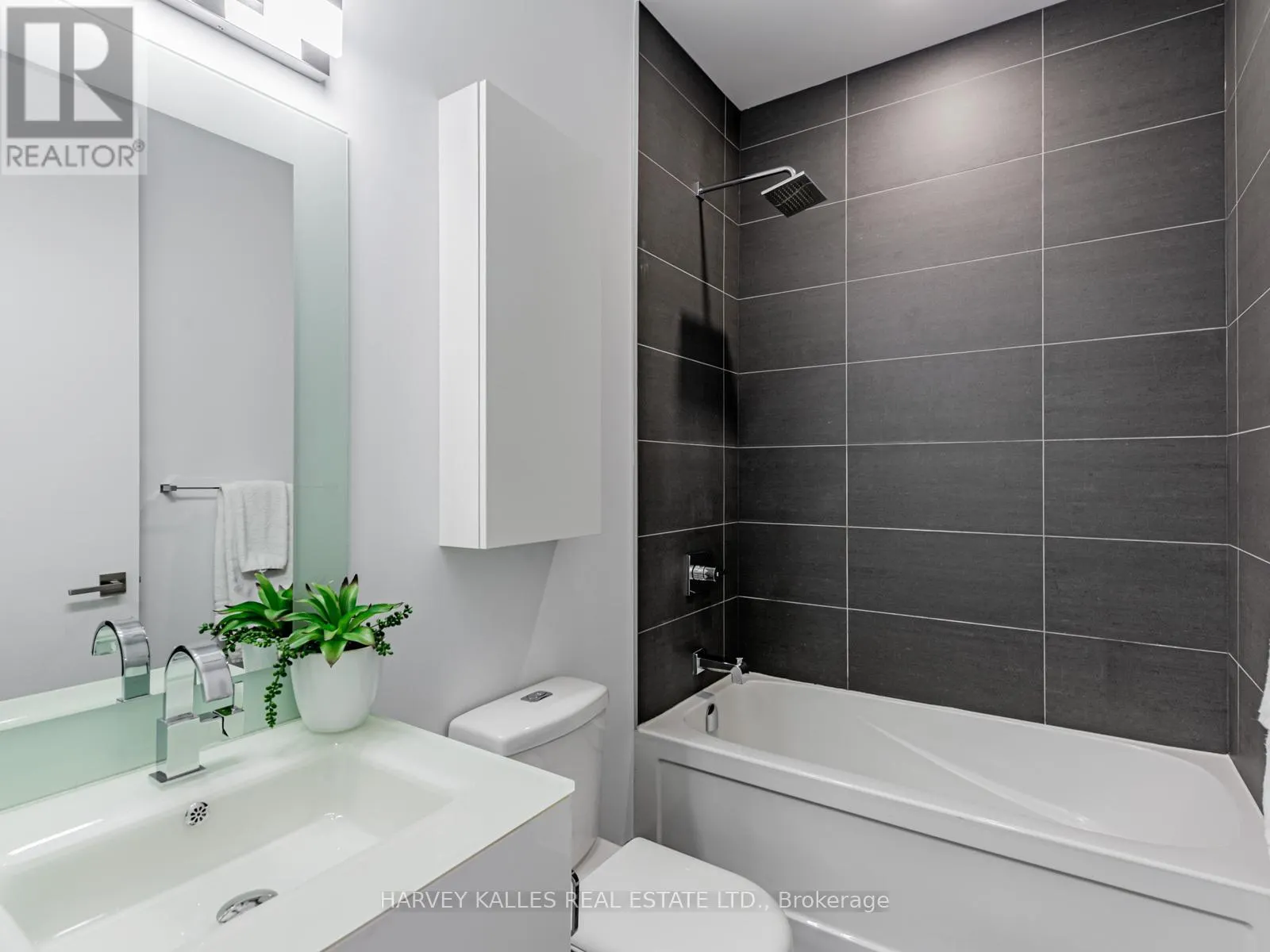 419 - 111 ST CLAIR AVENUE W