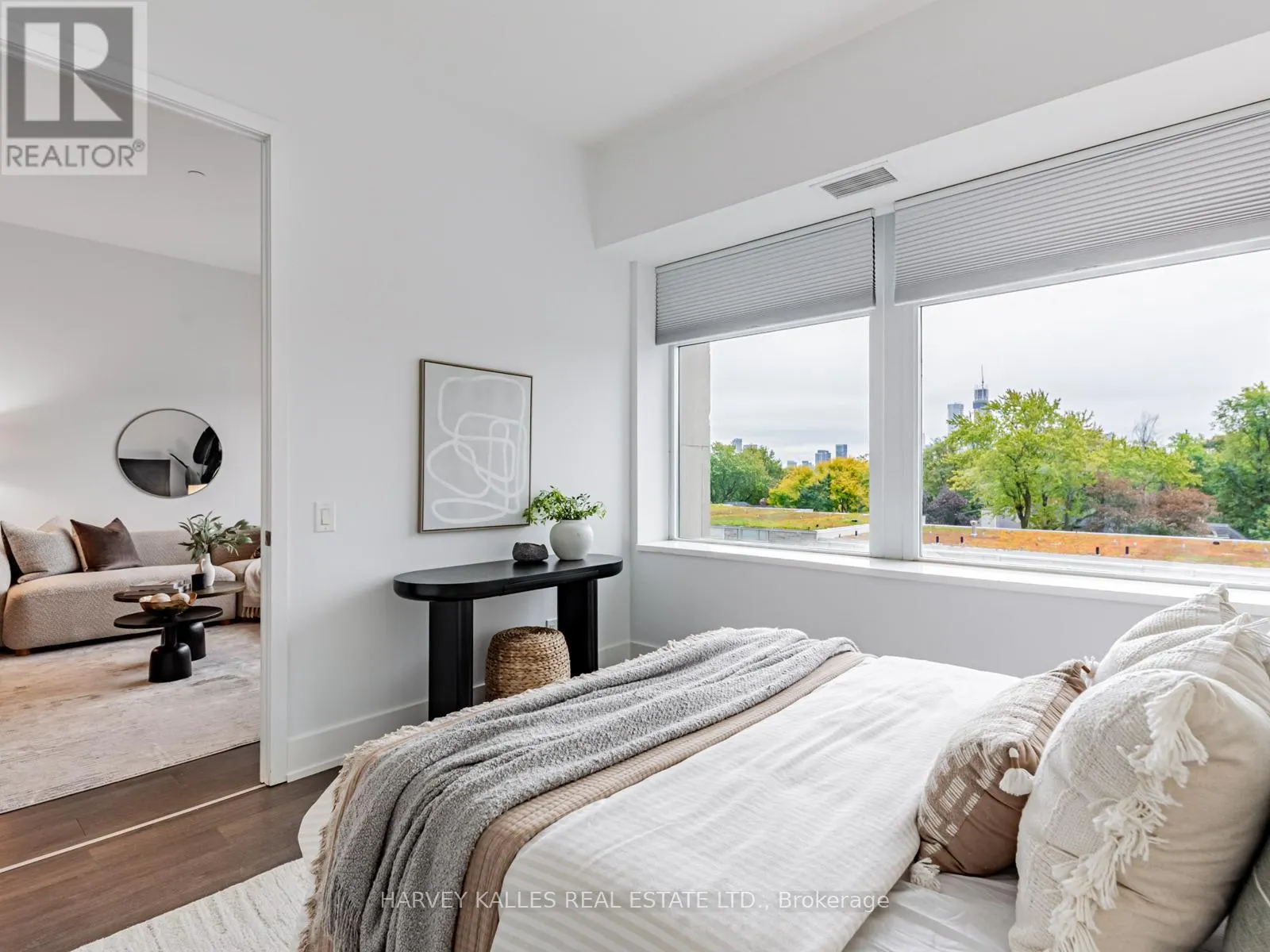 419 - 111 ST CLAIR AVENUE W