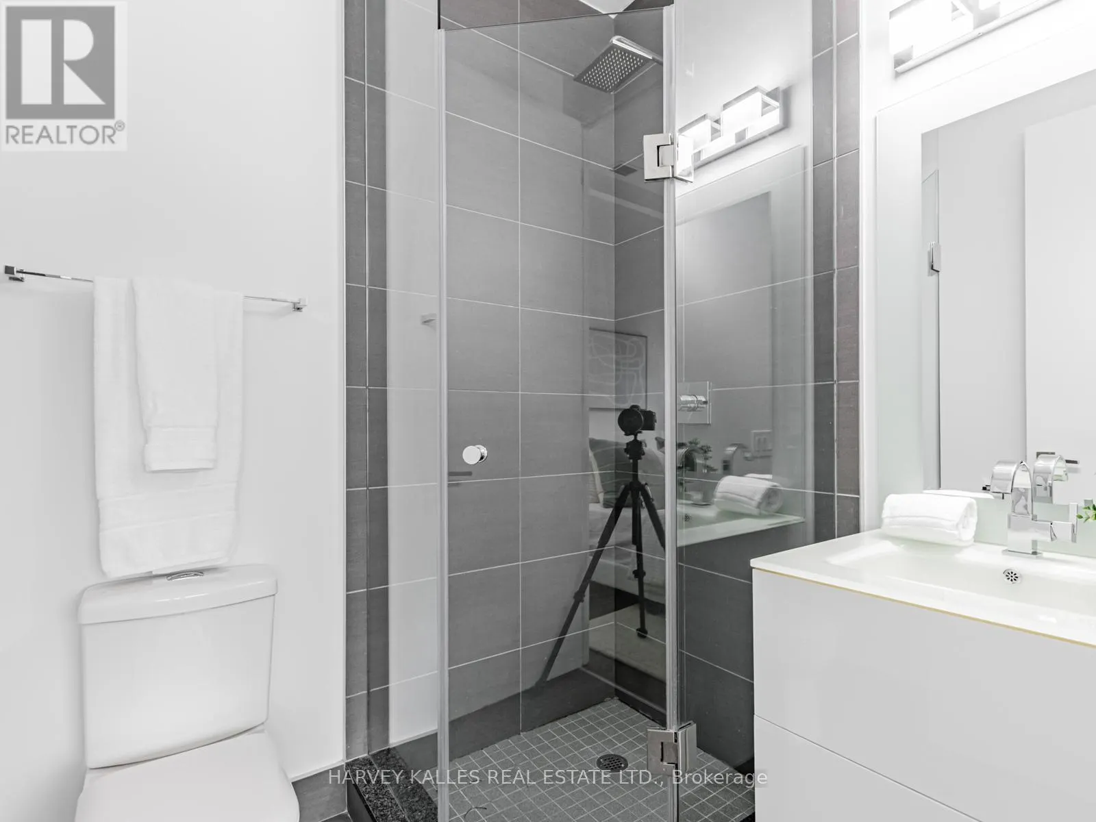 419 - 111 ST CLAIR AVENUE W