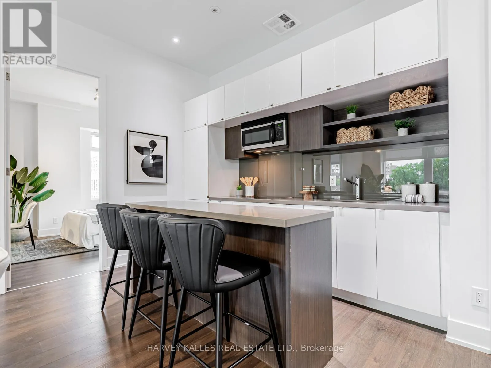 419 - 111 ST CLAIR AVENUE W