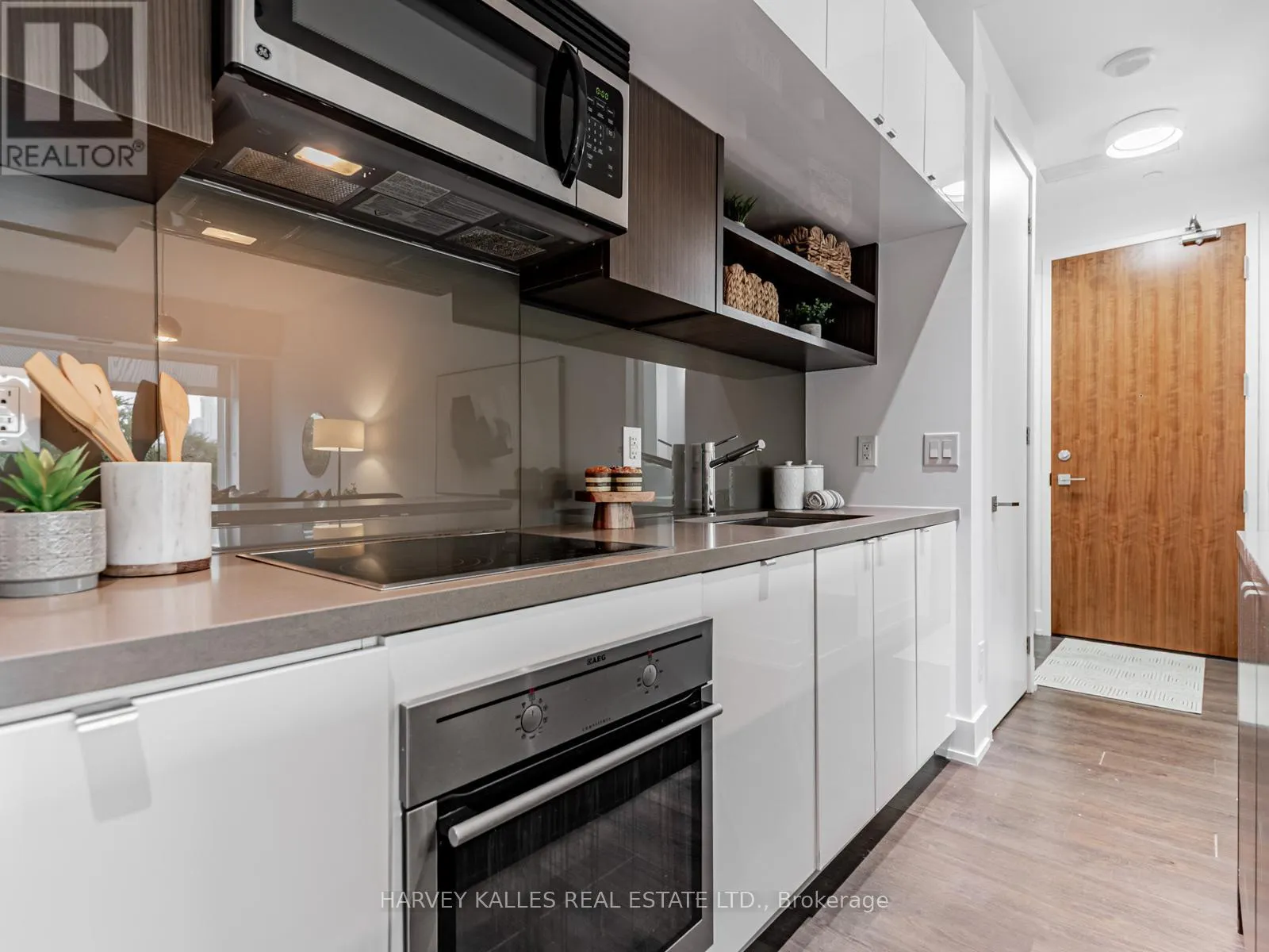 419 - 111 ST CLAIR AVENUE W
