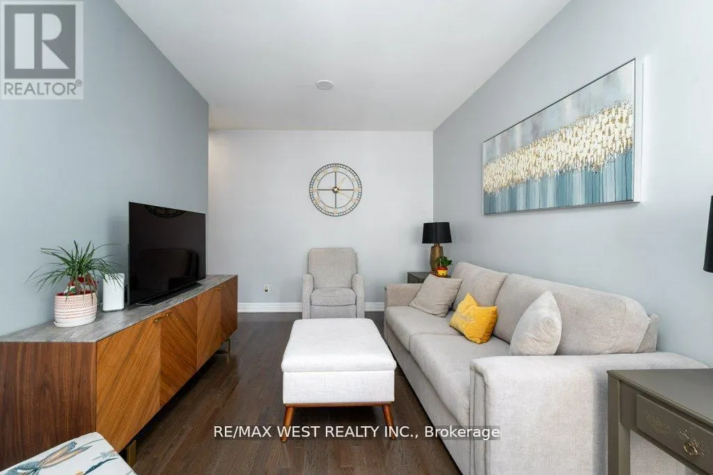 407 - 15 REAN DRIVE