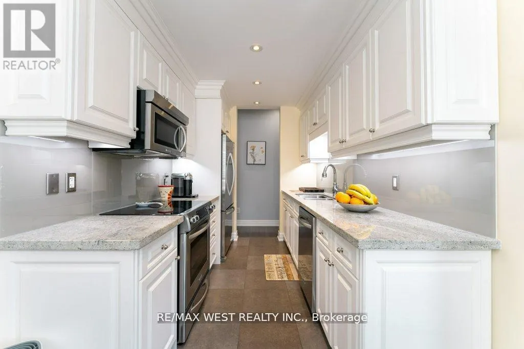407 - 15 REAN DRIVE