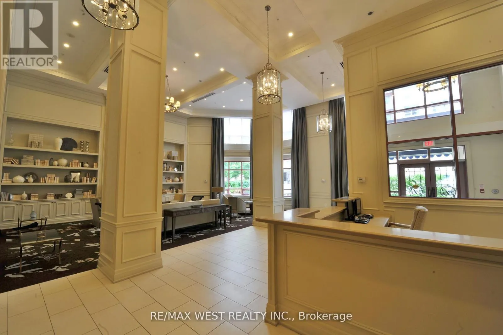 407 - 15 REAN DRIVE
