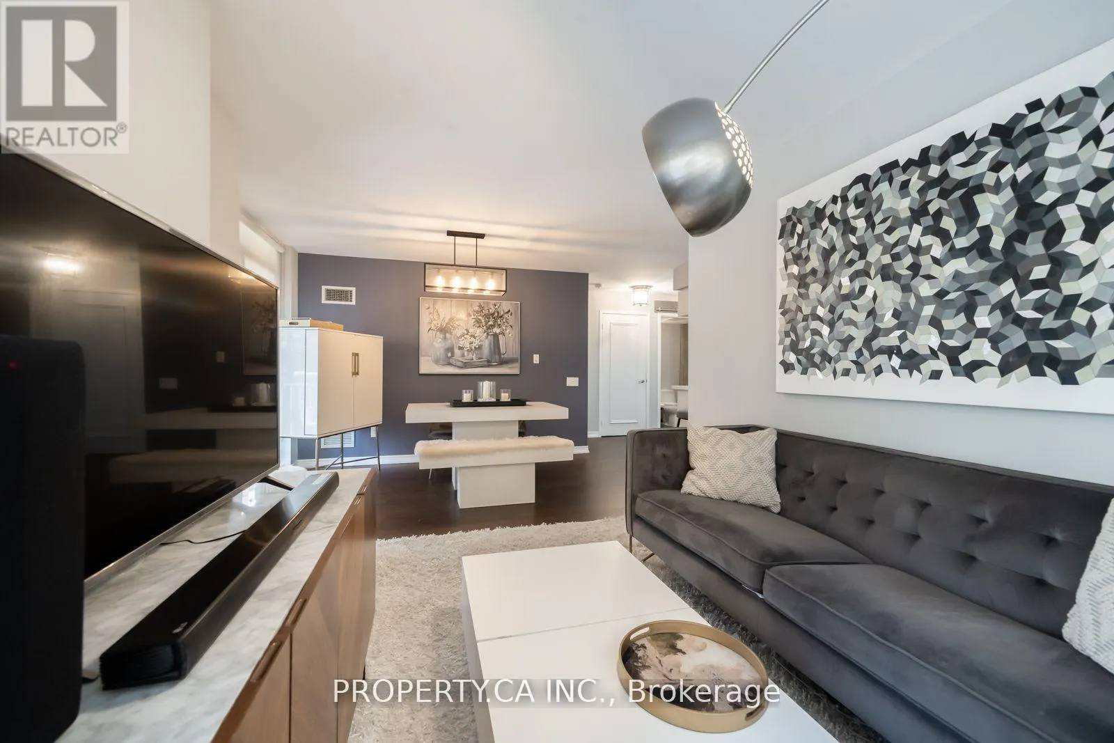 202 - 60 ST CLAIR AVENUE W