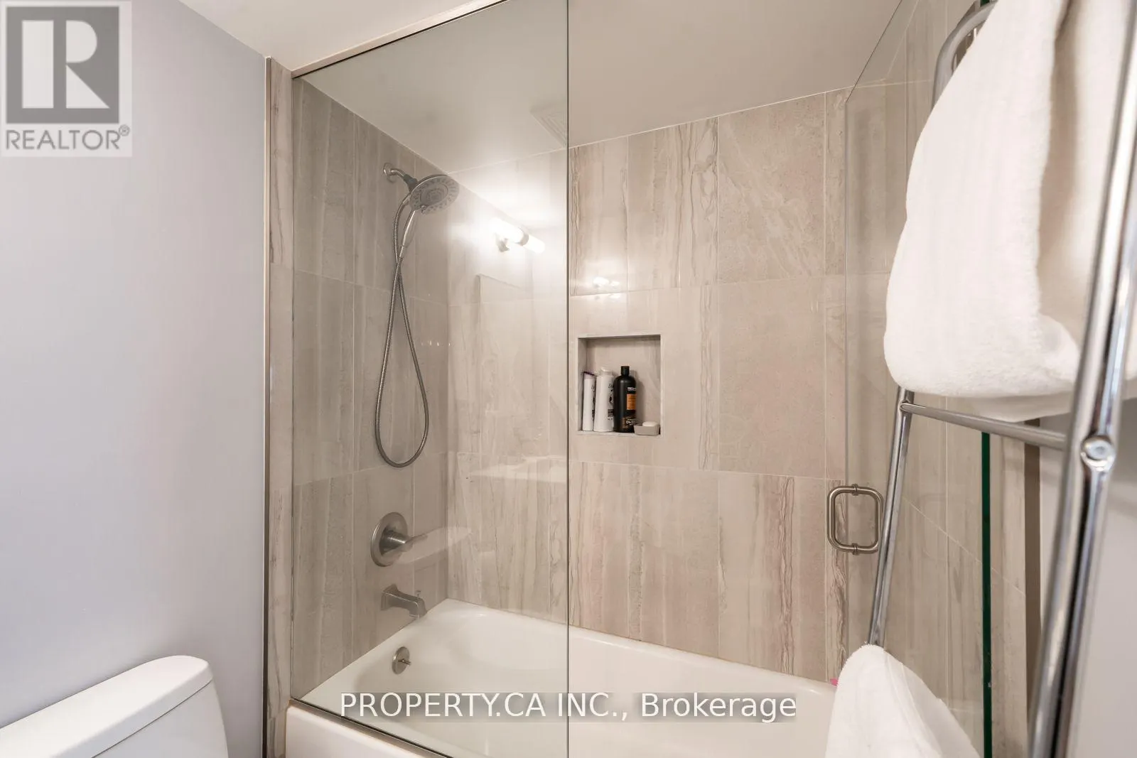 202 - 60 ST CLAIR AVENUE W