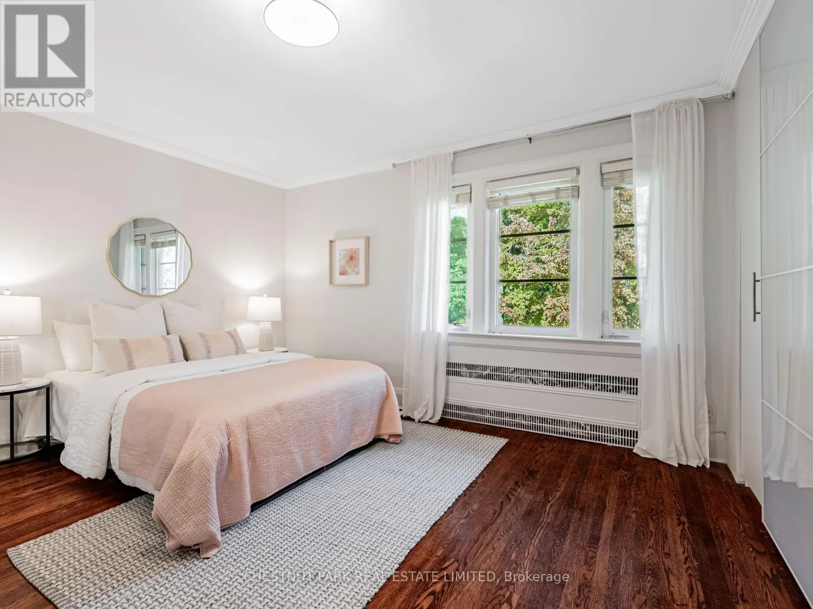 21 CORTLEIGH BOULEVARD