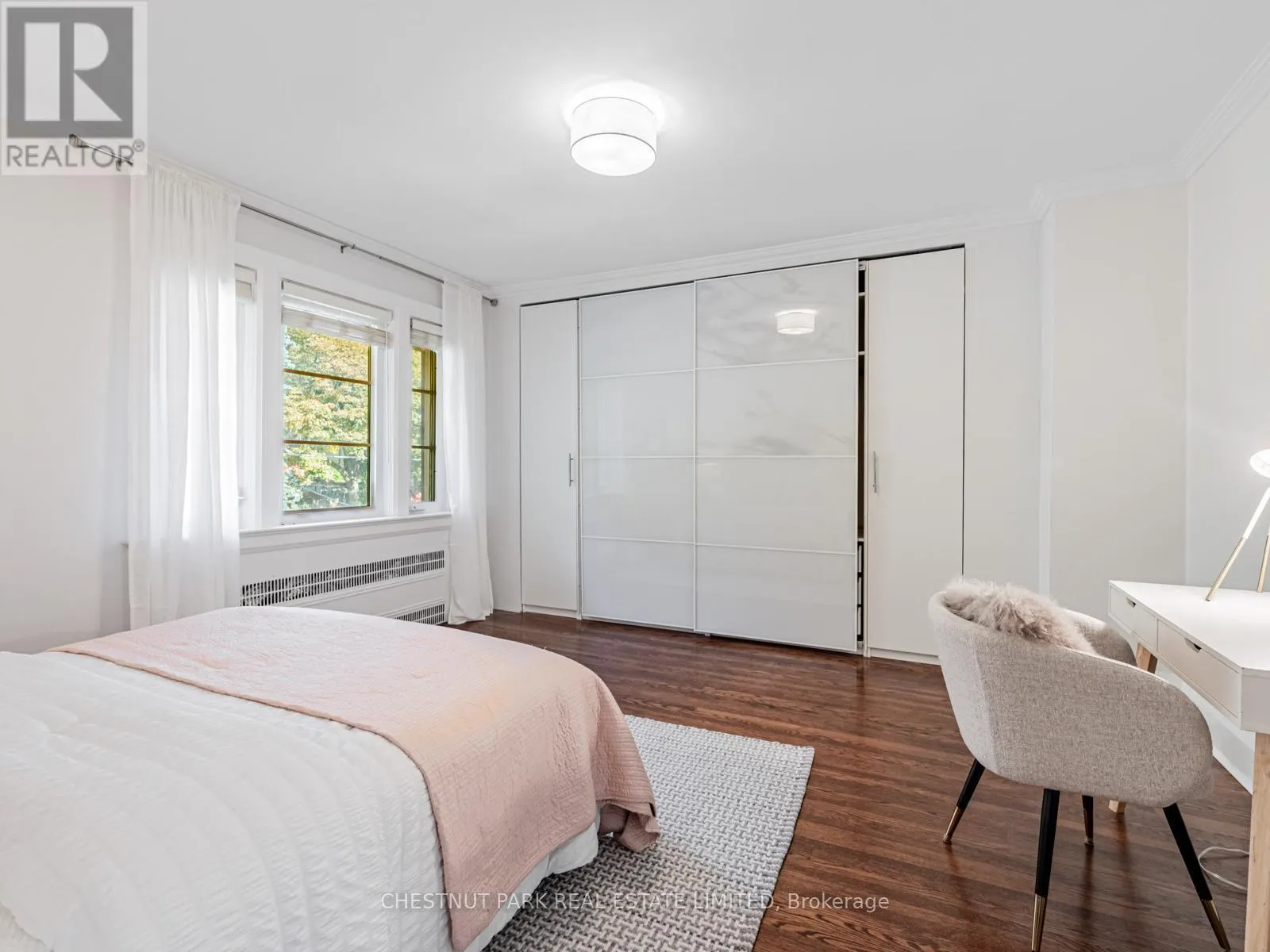 21 CORTLEIGH BOULEVARD