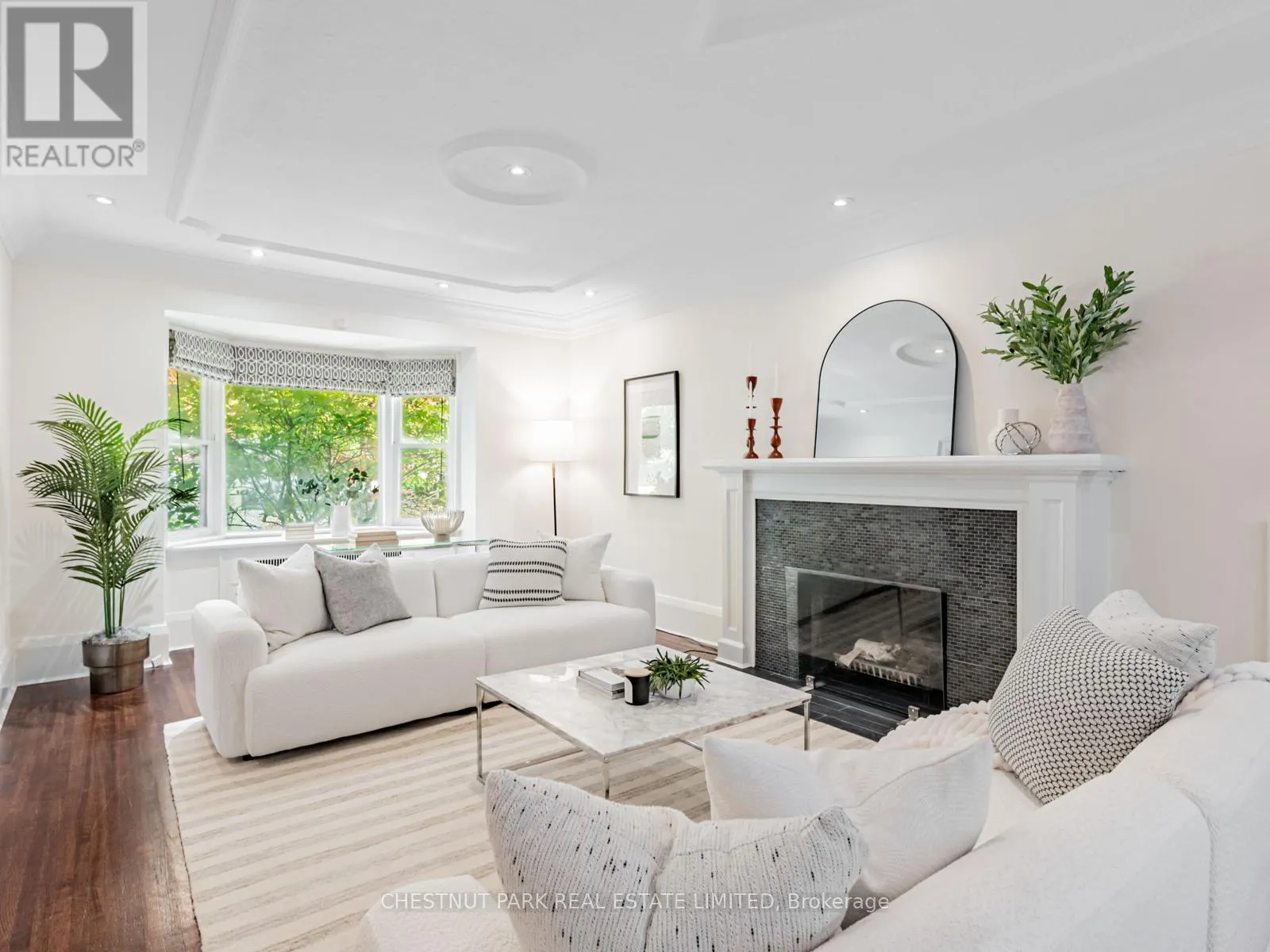 21 CORTLEIGH BOULEVARD