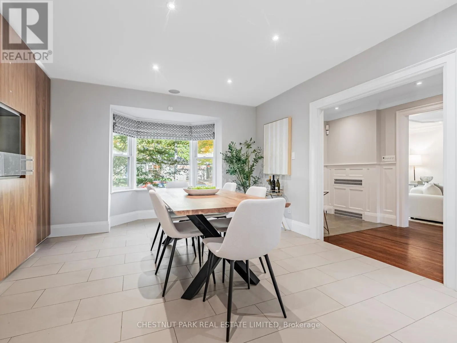 21 CORTLEIGH BOULEVARD