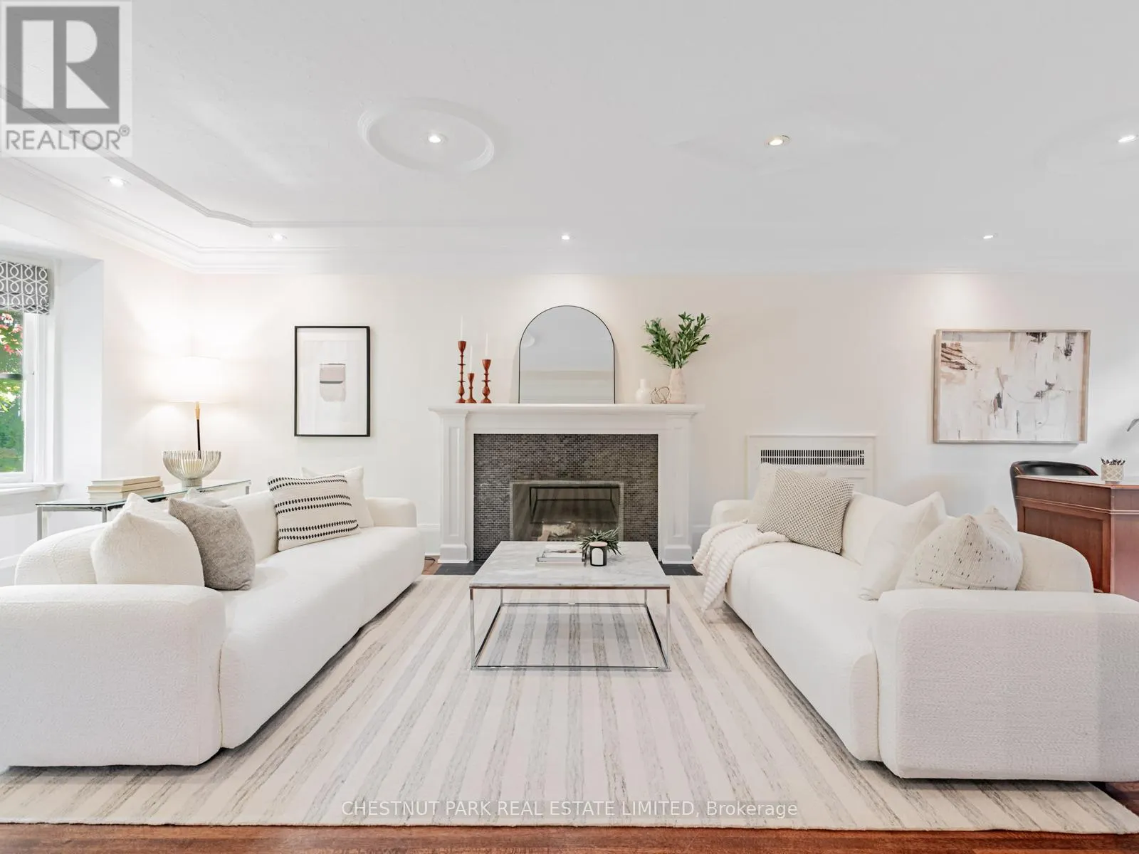 21 CORTLEIGH BOULEVARD