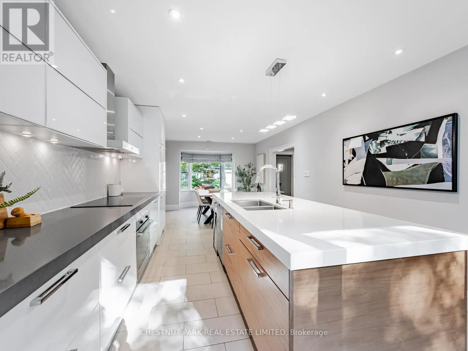 21 CORTLEIGH BOULEVARD