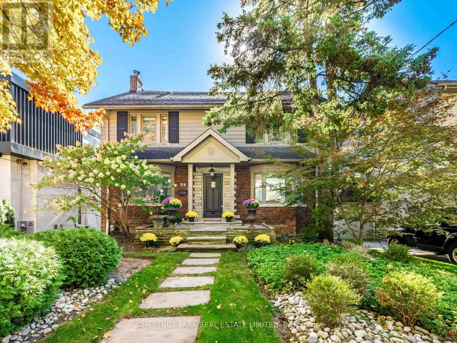 21 CORTLEIGH BOULEVARD