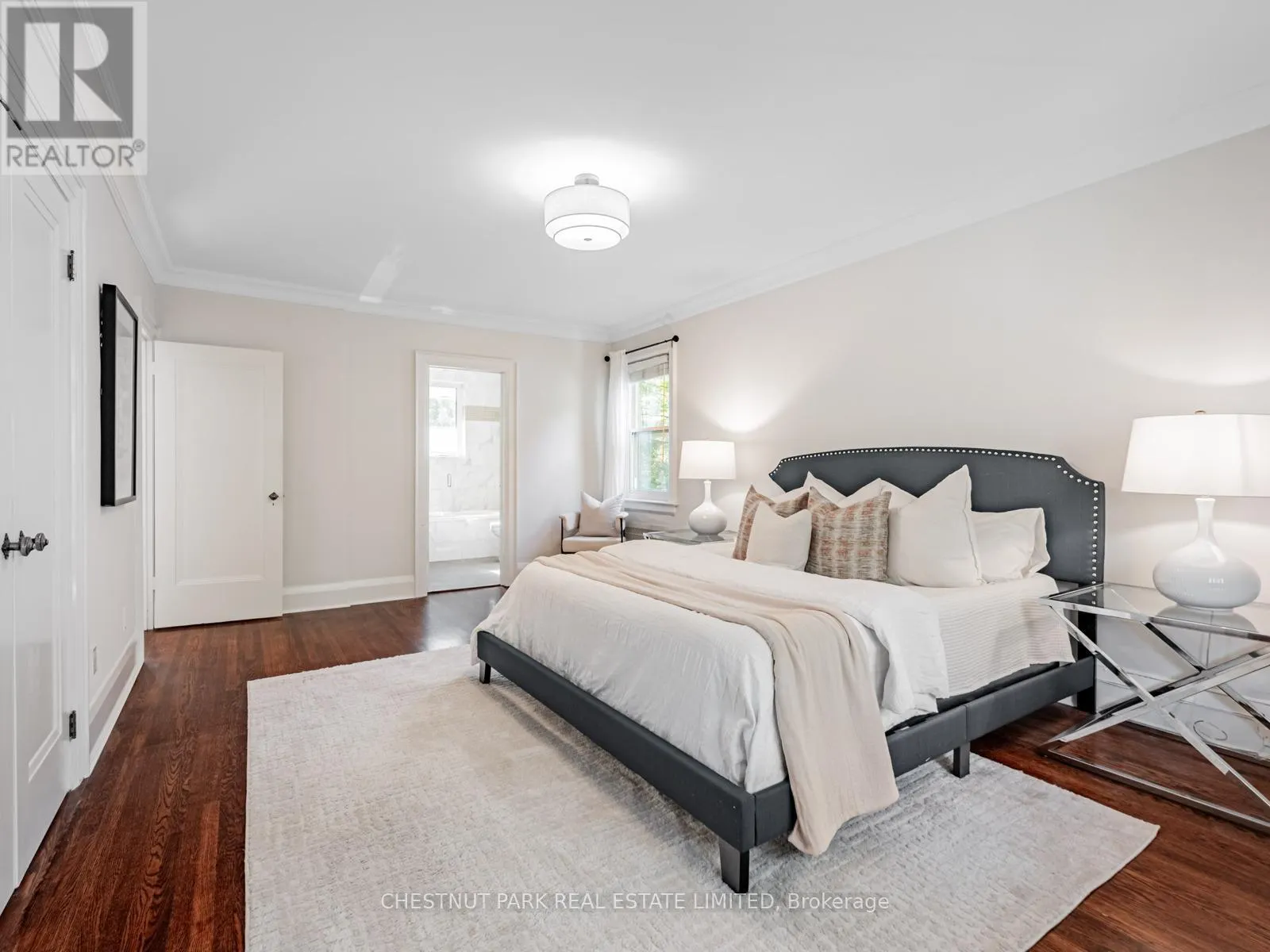 21 CORTLEIGH BOULEVARD
