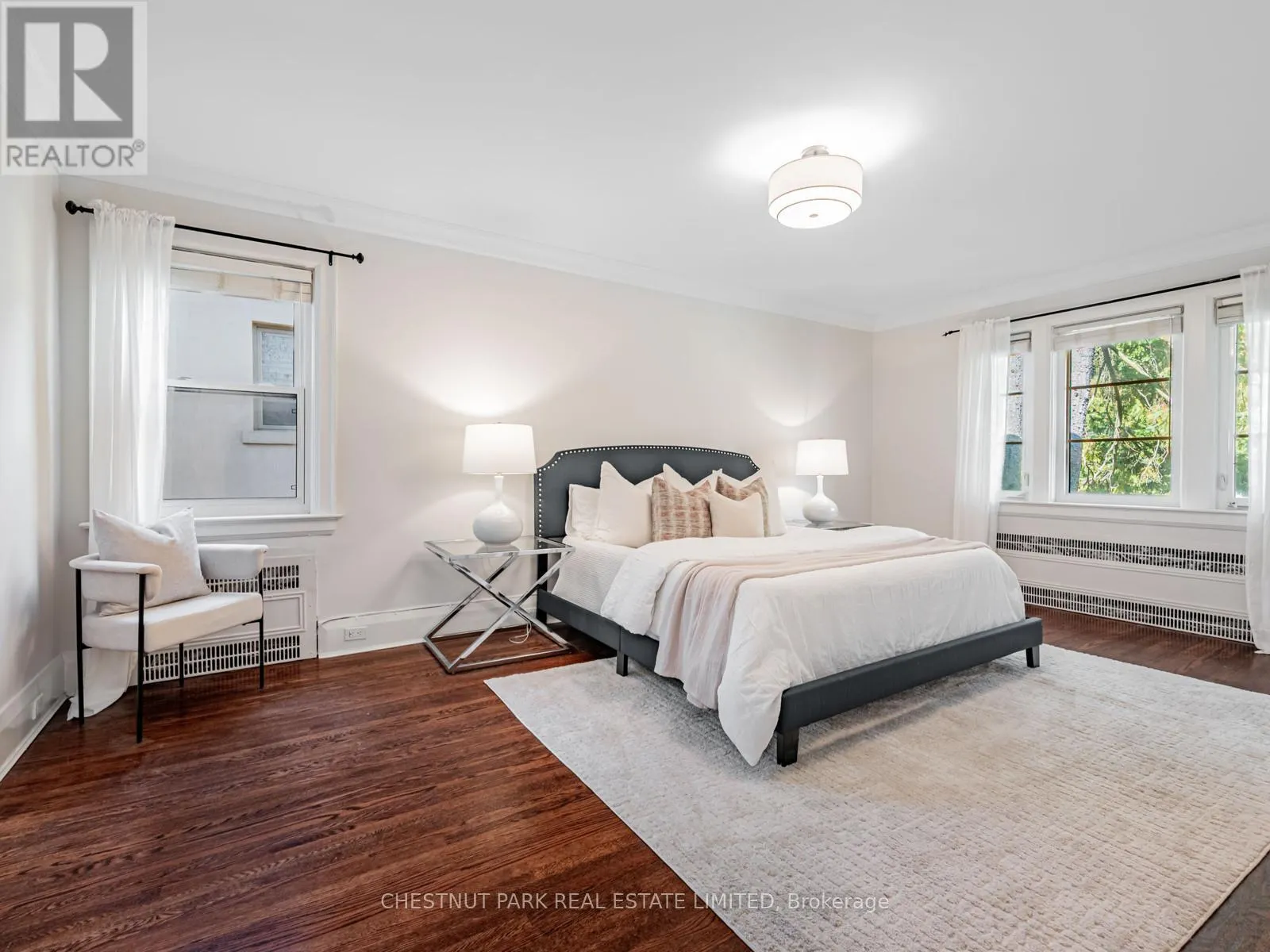 21 CORTLEIGH BOULEVARD