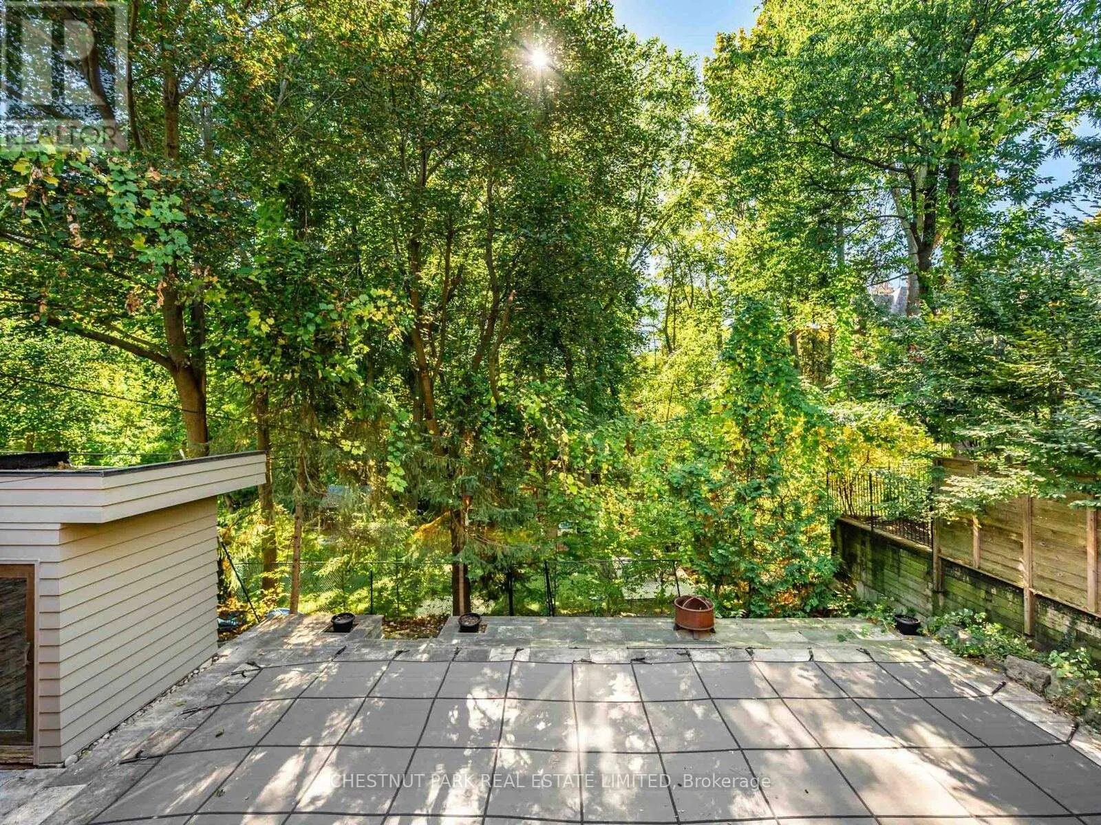 21 CORTLEIGH BOULEVARD