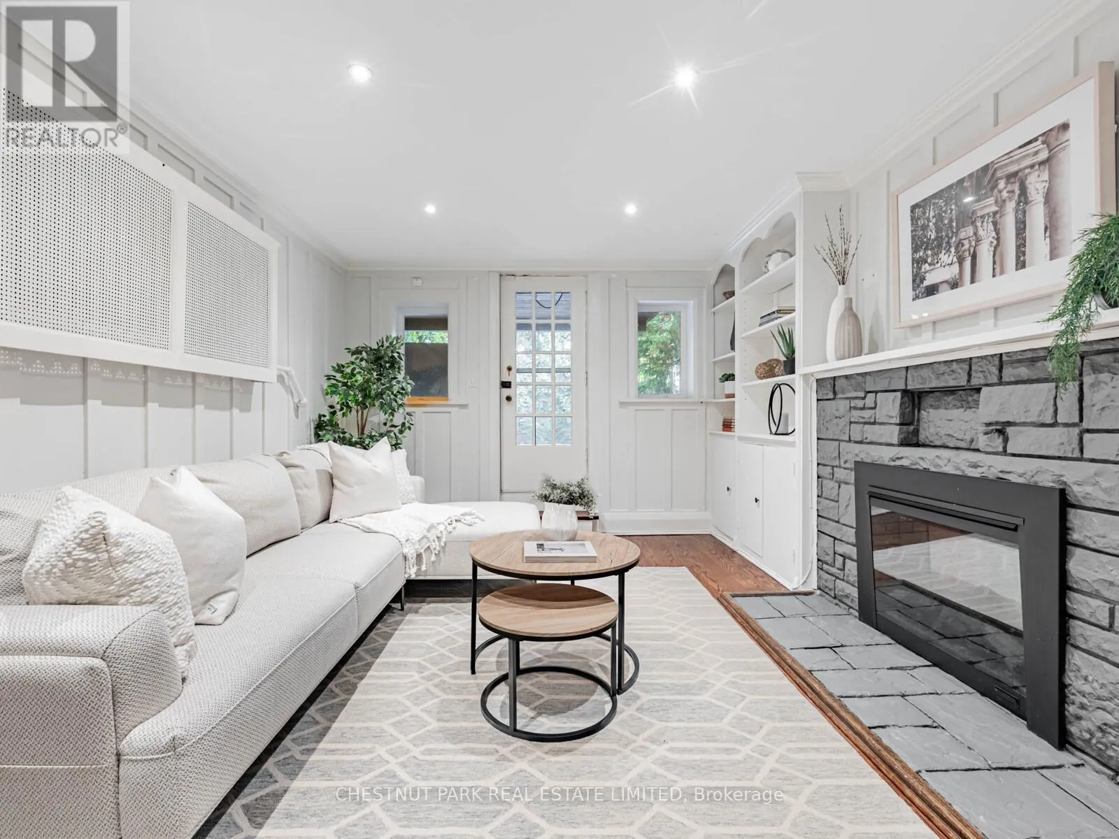 21 CORTLEIGH BOULEVARD
