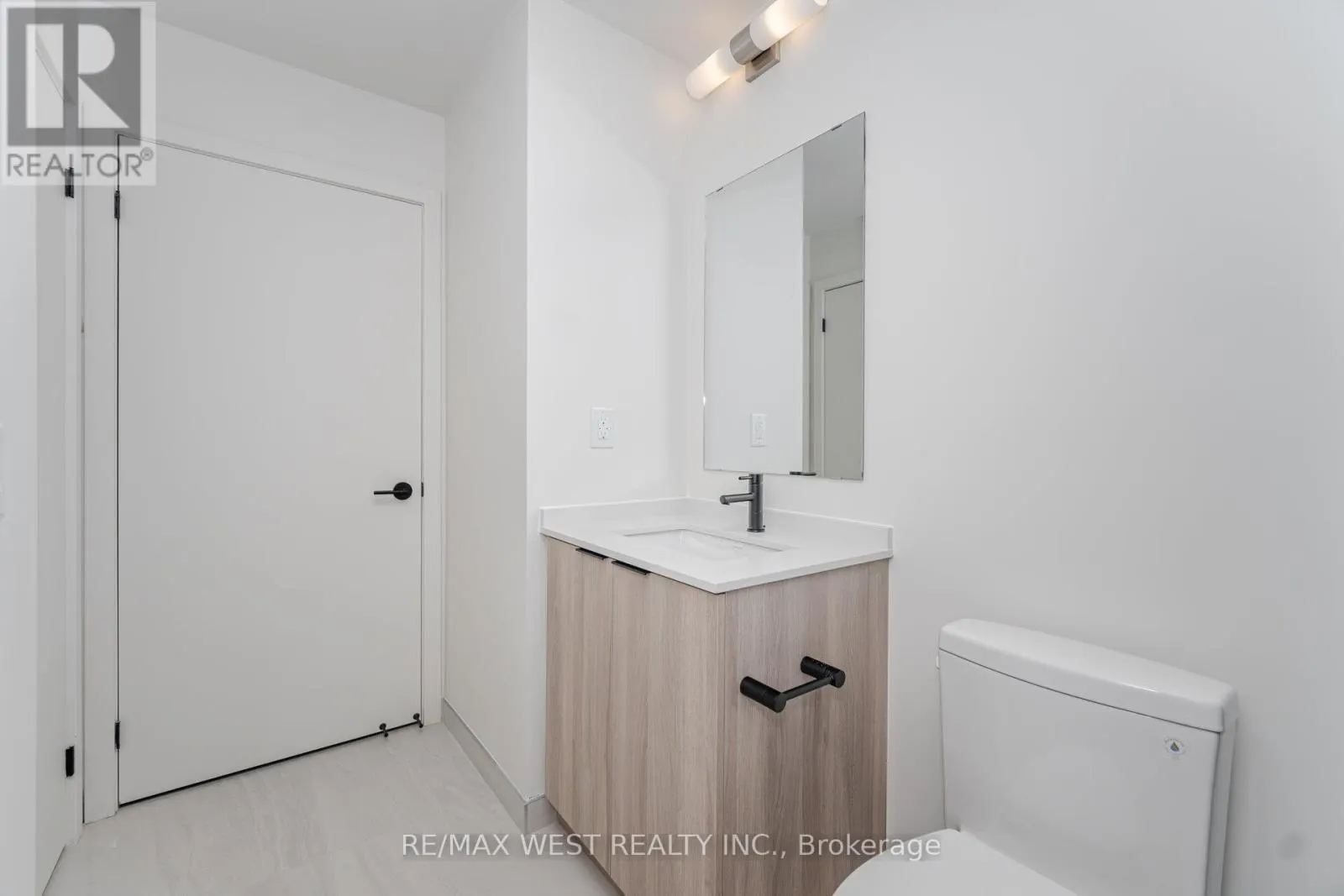 1113 - 181 STERLING ROAD