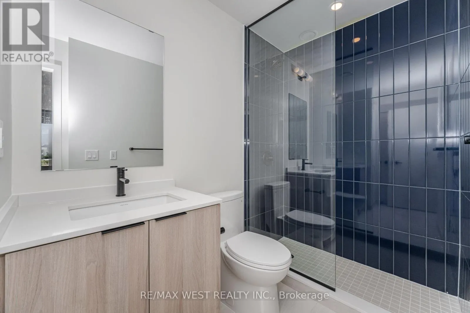 1113 - 181 STERLING ROAD