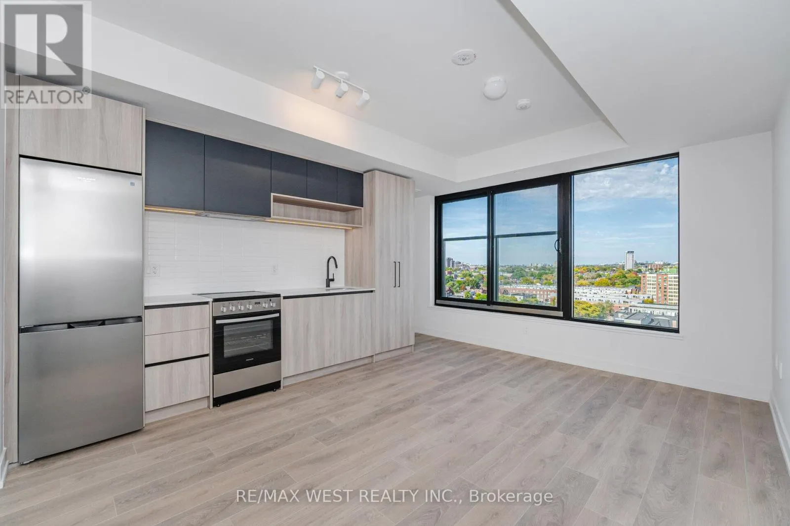 1113 - 181 STERLING ROAD