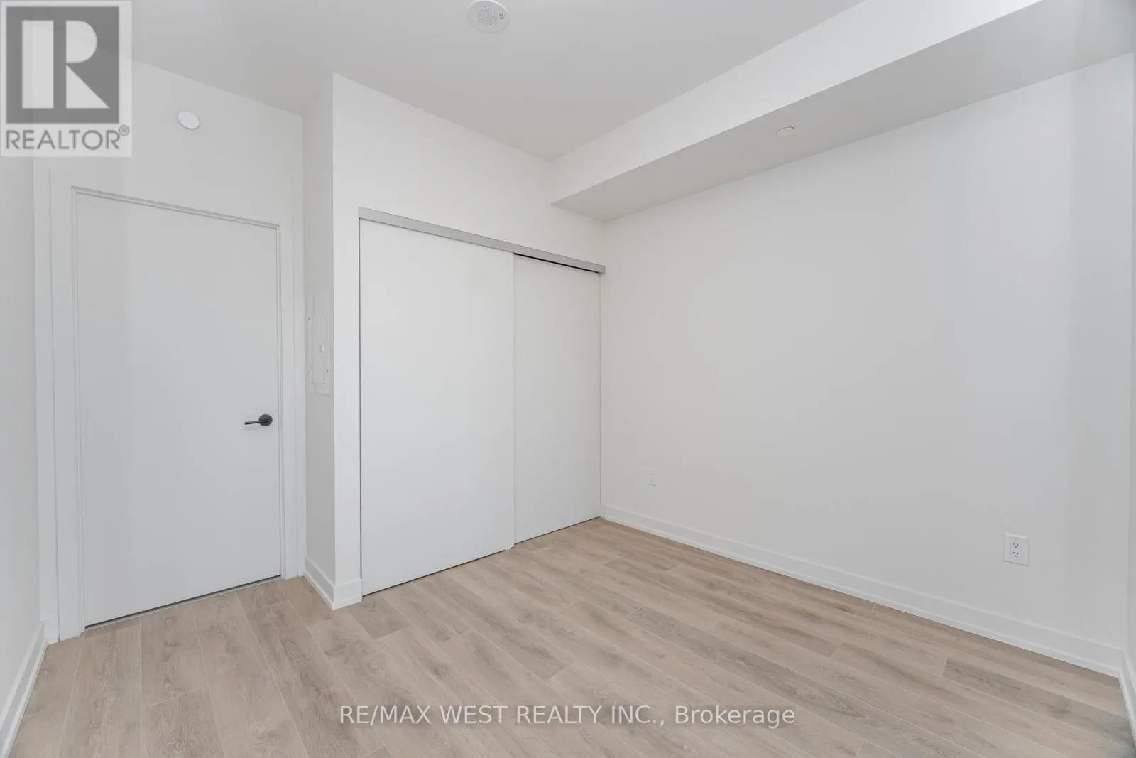 1113 - 181 STERLING ROAD