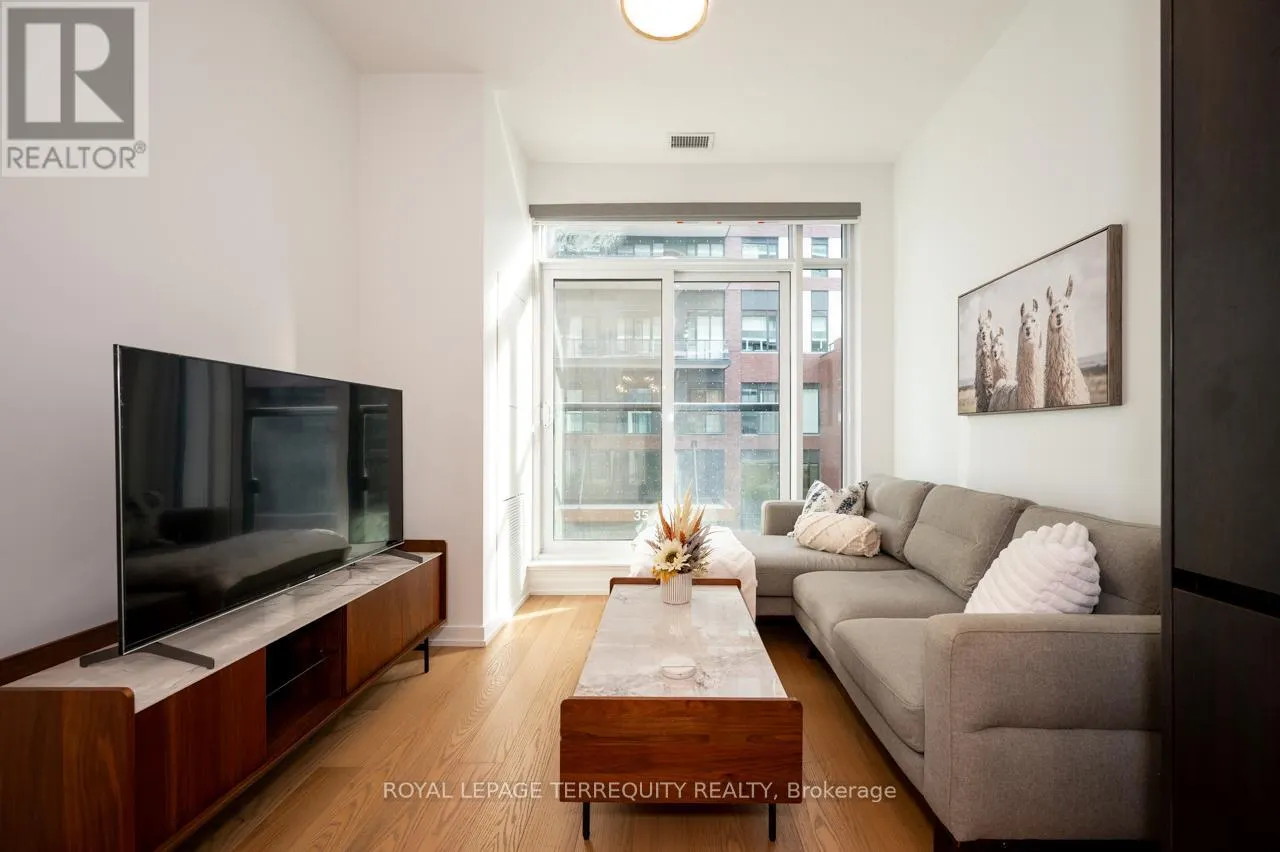 306 - 34 TUBMAN AVENUE