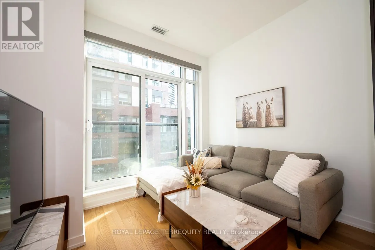 306 - 34 TUBMAN AVENUE
