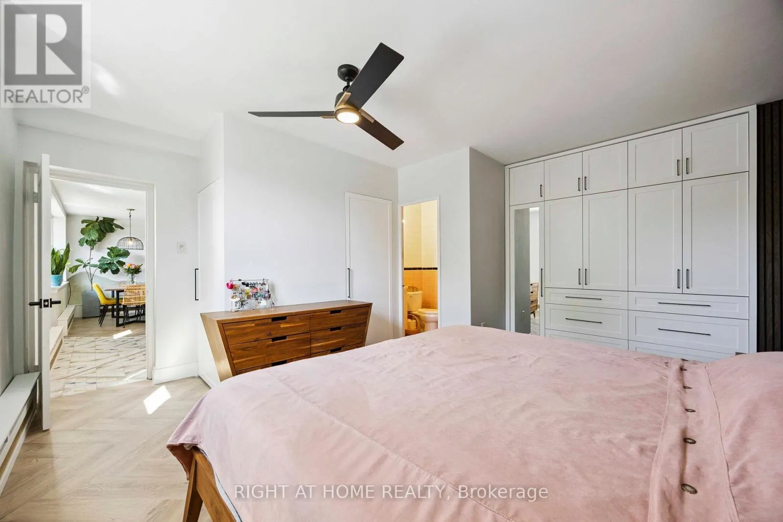 103 - 57 NEPTUNE DRIVE