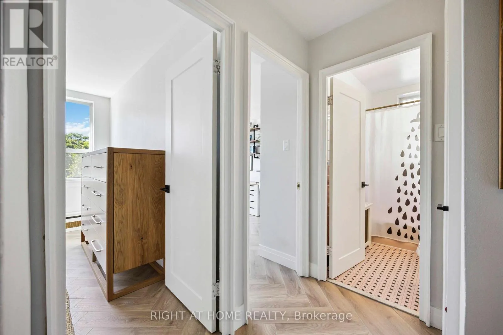 103 - 57 NEPTUNE DRIVE