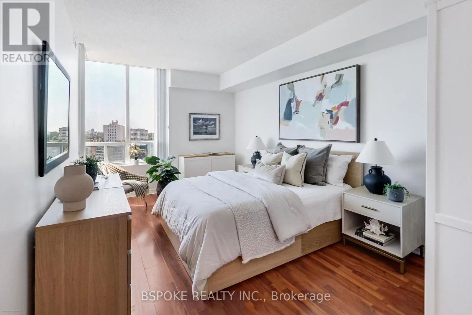 1412 - 8 COVINGTON ROAD