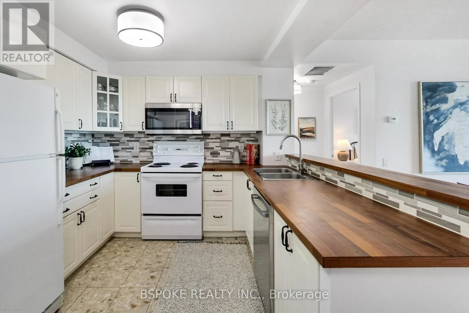 1412 - 8 COVINGTON ROAD