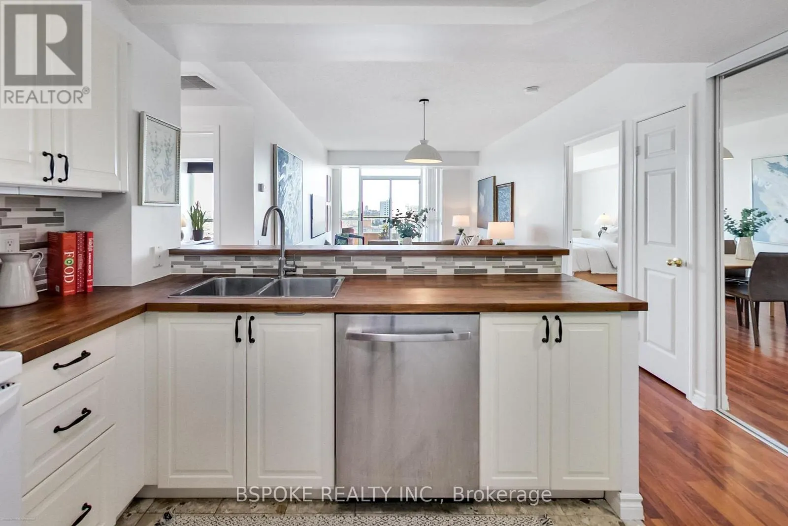 1412 - 8 COVINGTON ROAD