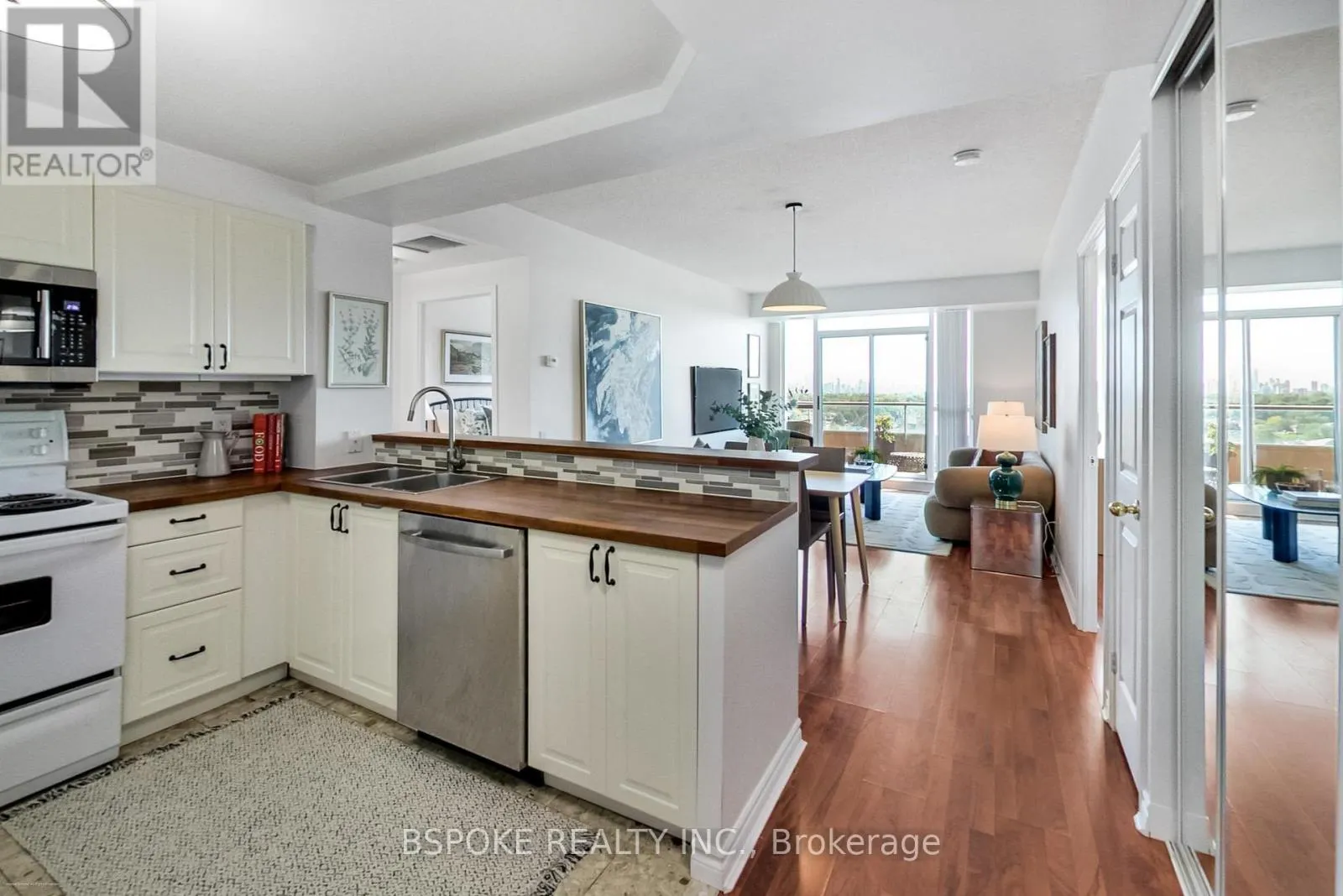 1412 - 8 COVINGTON ROAD
