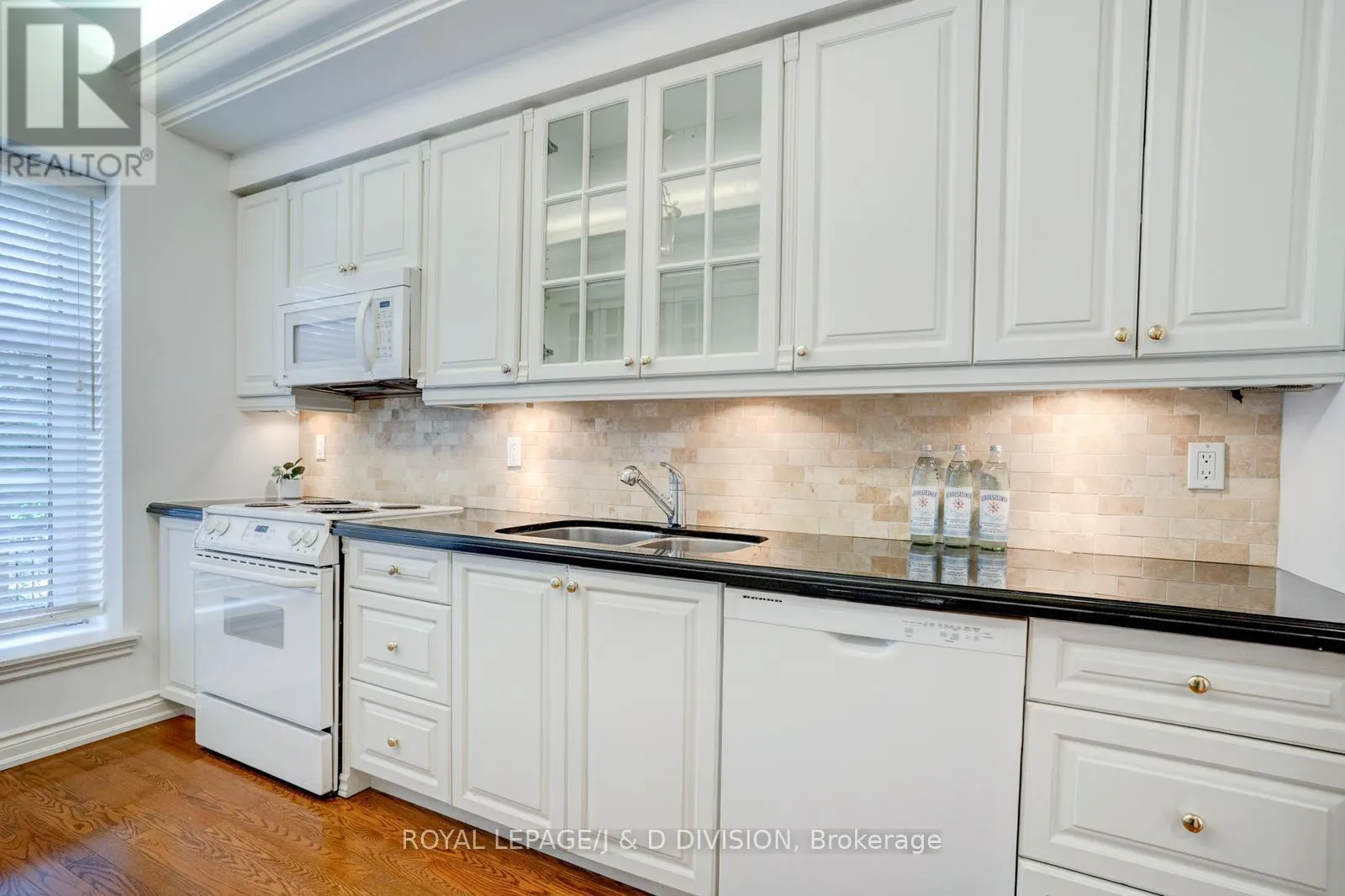 202B - 2 DONCLIFFE PLACE