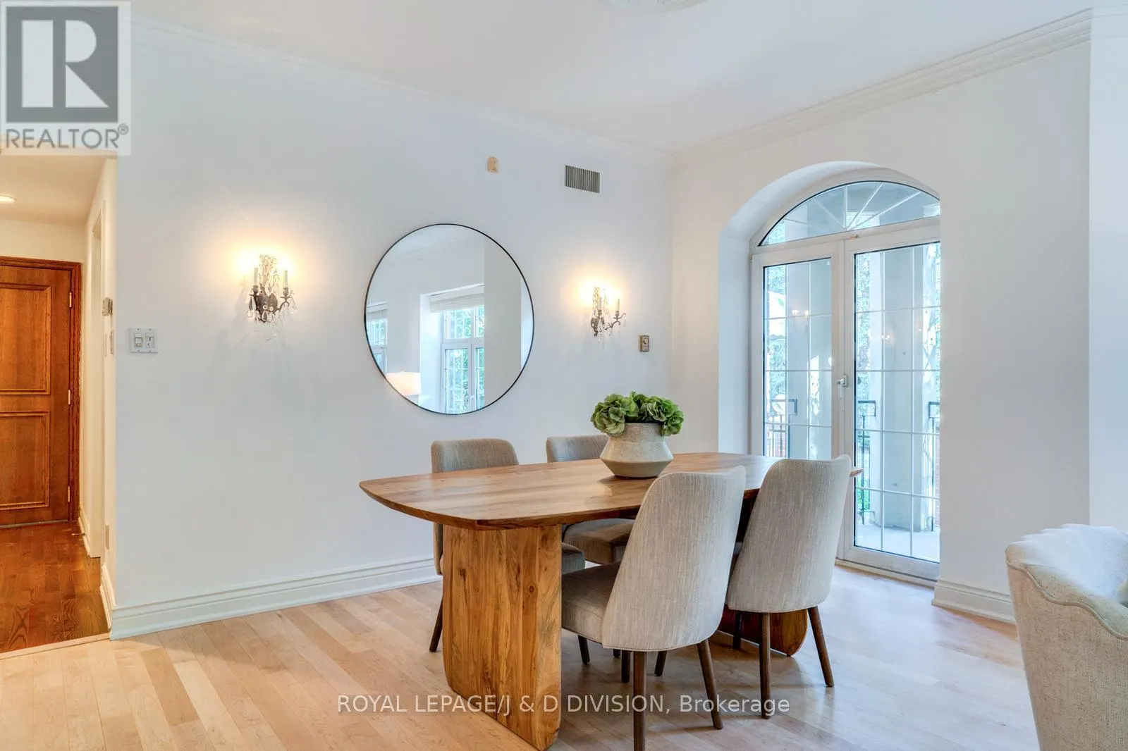 202B - 2 DONCLIFFE PLACE