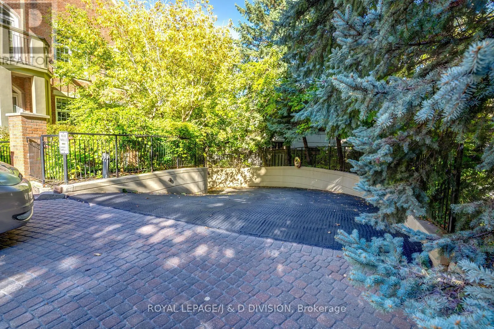 202B - 2 DONCLIFFE PLACE