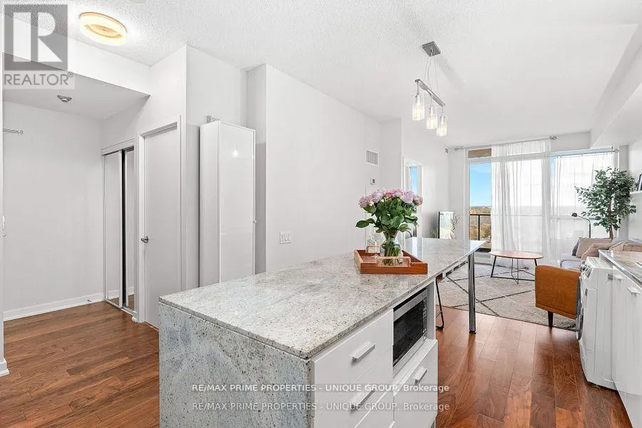 2207 - 29 SINGER COURT