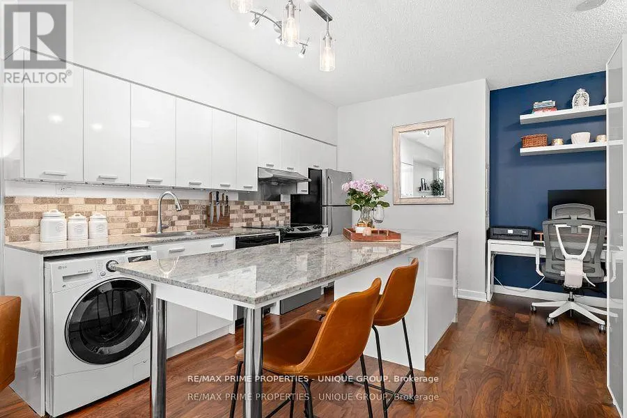 2207 - 29 SINGER COURT