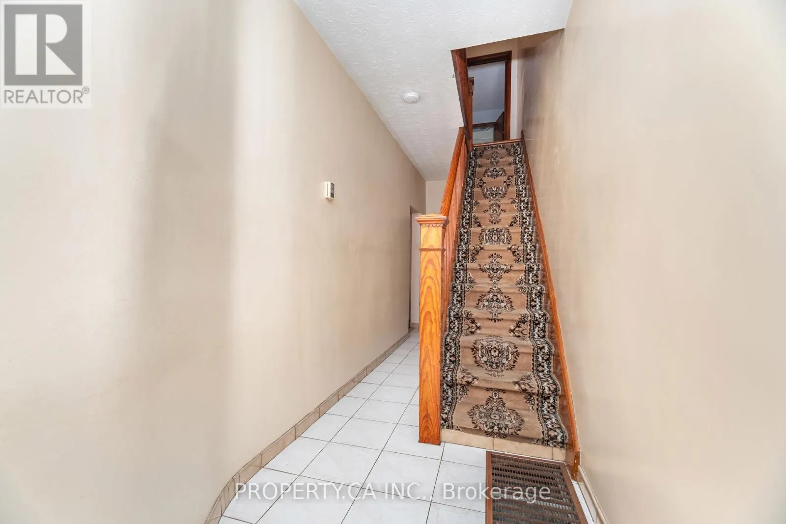 957 DUFFERIN STREET
