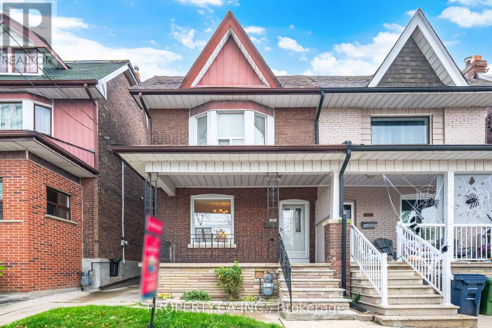 957 DUFFERIN STREET