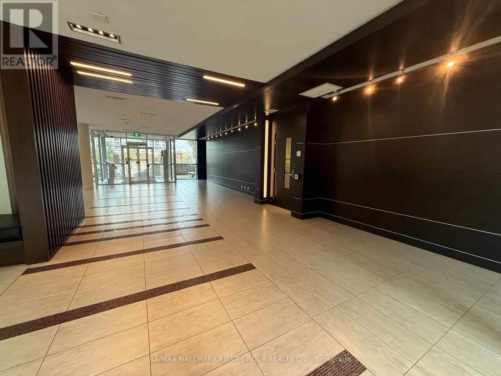 1111 - 80 WESTERN BATTERY ROAD