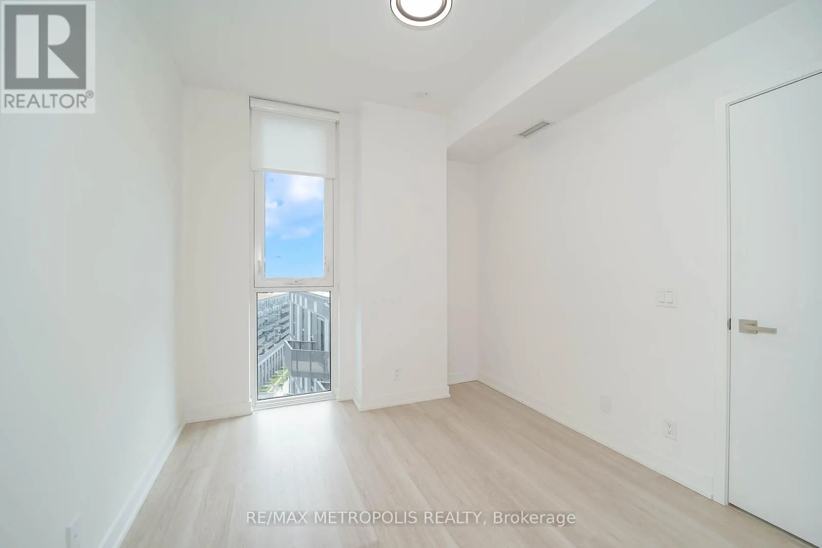 1113 - 30 TRETTI WAY