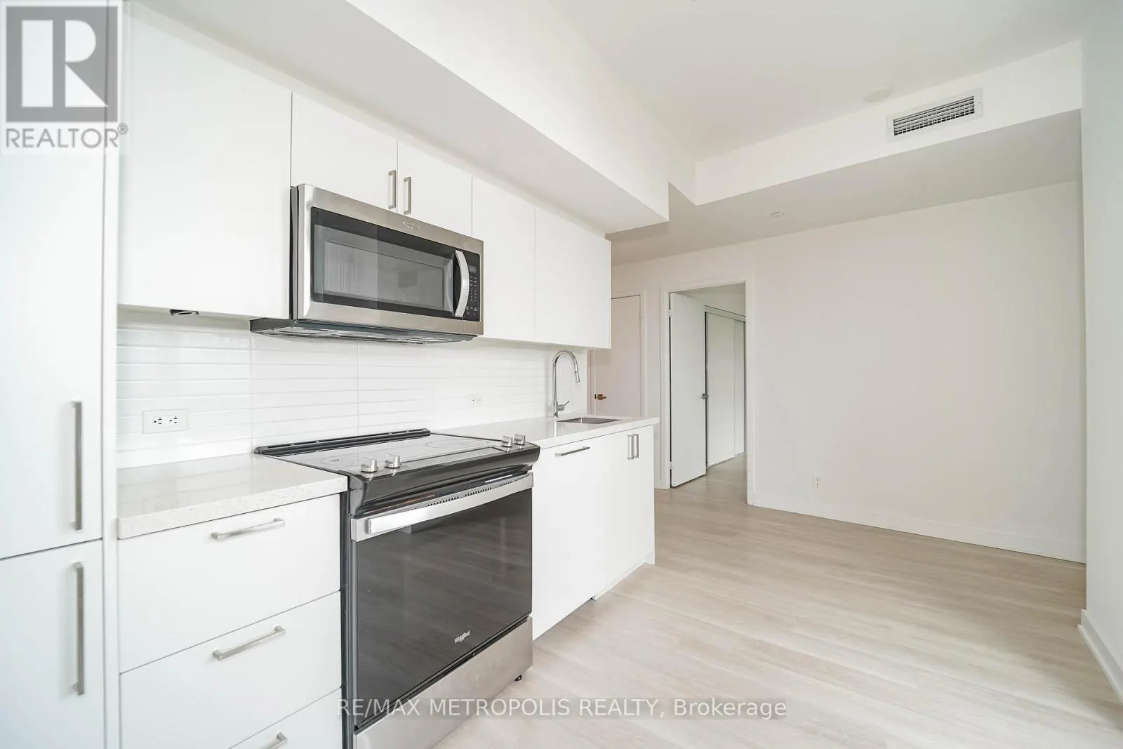 1113 - 30 TRETTI WAY