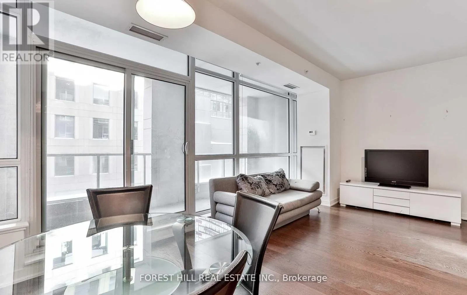 318 - 199 RICHMOND STREET W