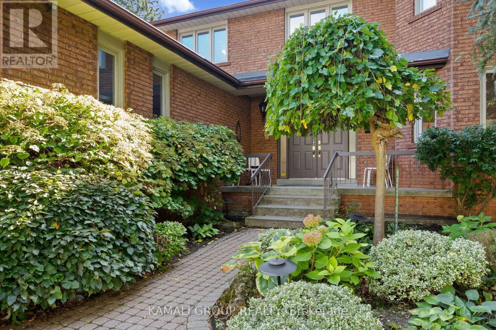 287 DUNVIEW AVENUE