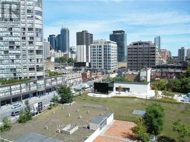 1905 - 909 BAY STREET