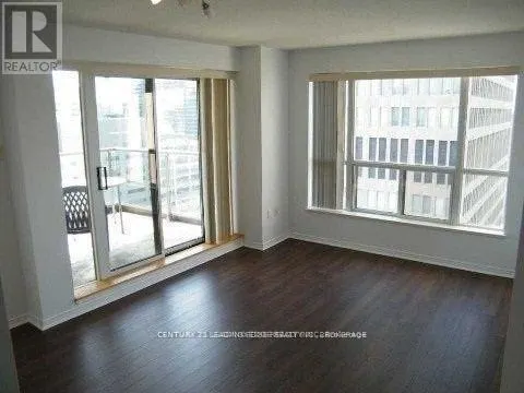 1905 - 909 BAY STREET