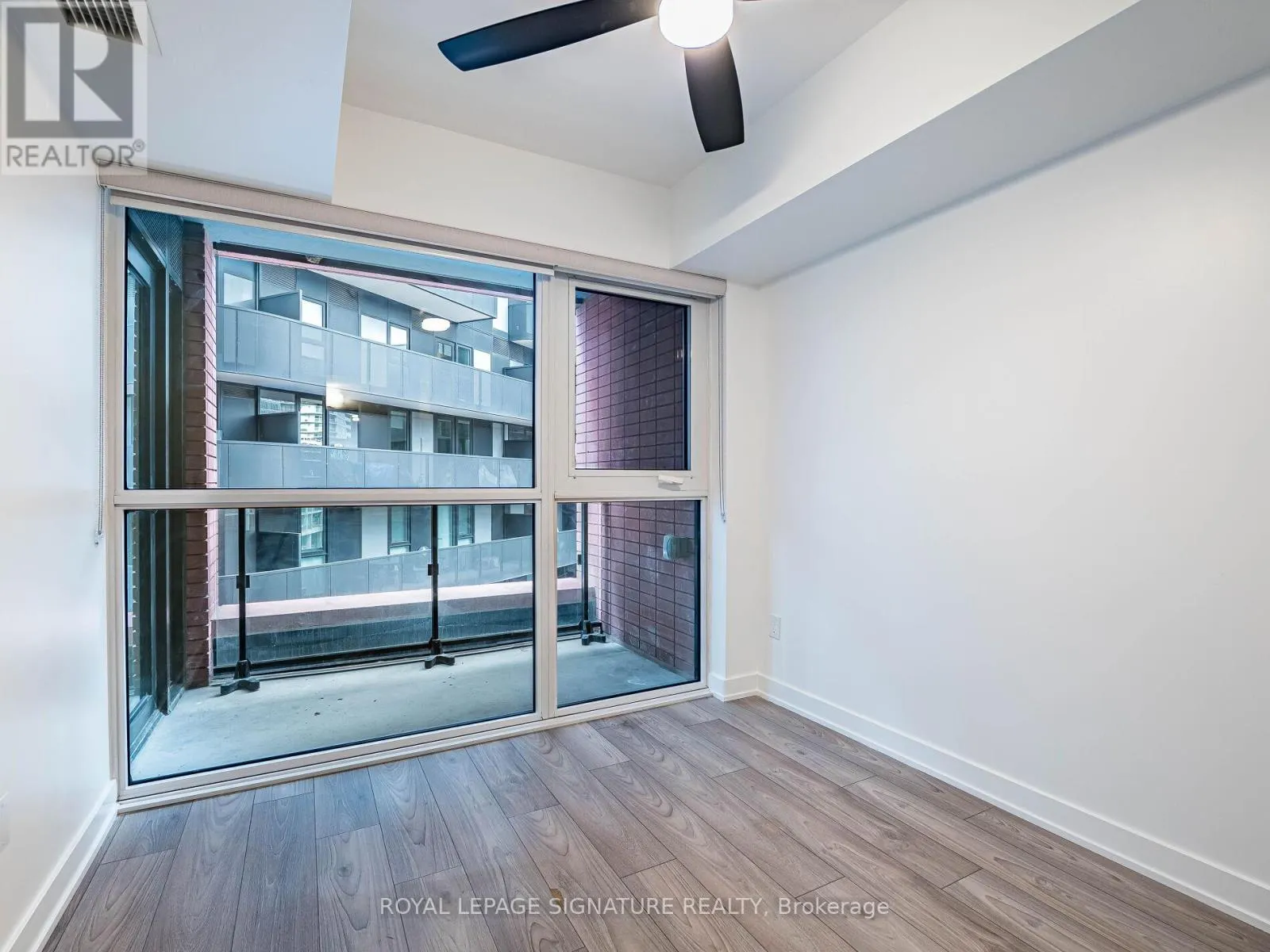 525 - 8 TIPPETT ROAD